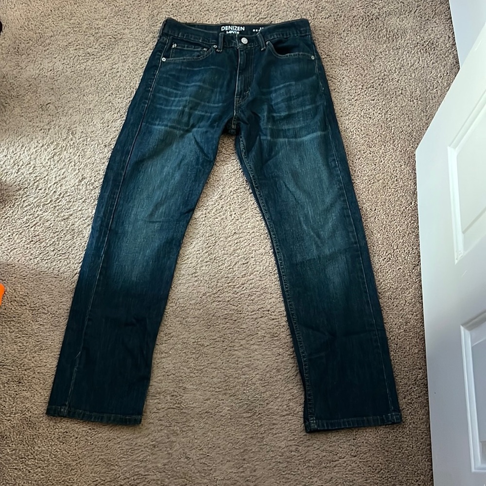 W31 L30 Denizen Levi’s regular fit.